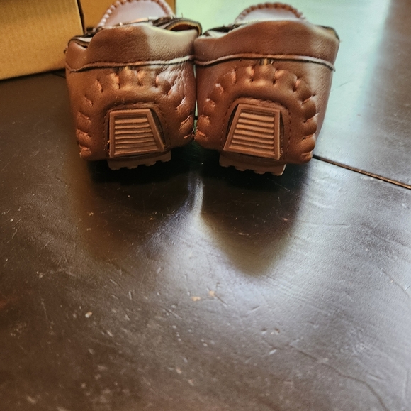 Little boy driving shoes - Picture 2 of 5